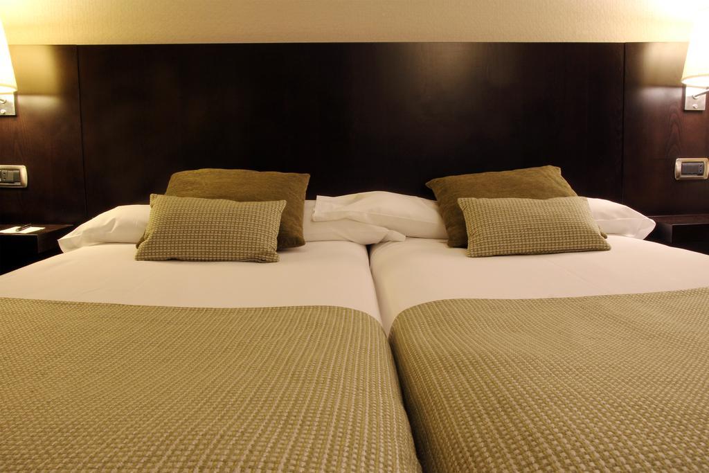 Hotel Conde Duque Bilbao Bagian luar foto